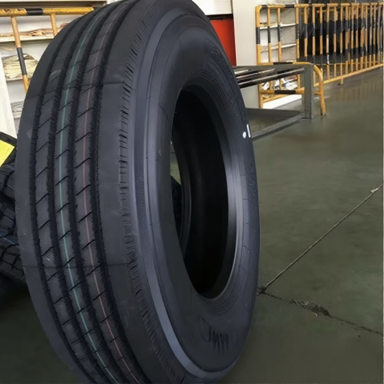 12R22.5 Trailer tire, vacuum tire, front wheel with deepened tread pattern, heavy-load anti-puncture car tire, 12r22.5