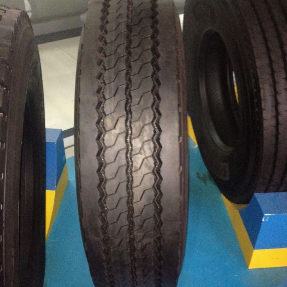 13R22.5 Car tires, vacuum tires, truck, semi-trailer tires, deepened tread, puncture-resistant 13r22.5
